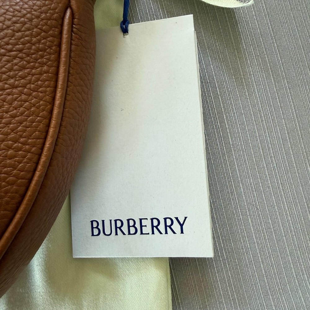Burberry Tan Leather Shoulder Bag - Picture 3 of 9